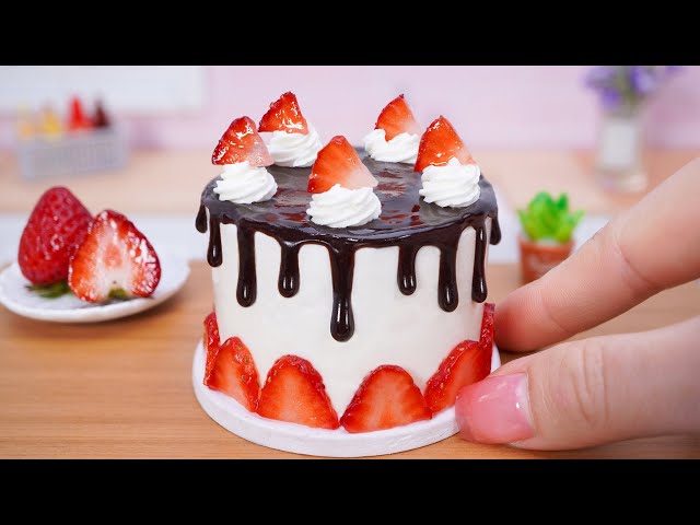 Fresh Miniature Strawberry Chocolate Cake Decoration